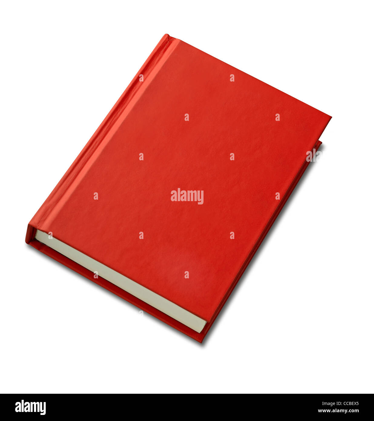 Cubierta de libro de tapa dura roja en blanco listo para texto o gráfico aislado en blanco Foto de stock