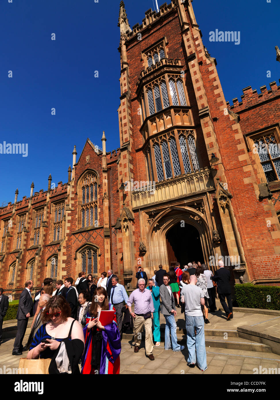 Las graduaciones de la Queen's University, Belfast, Irlanda del Norte Foto de stock