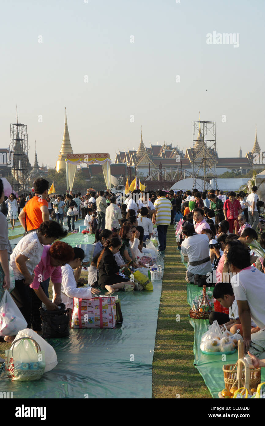 Año nuevo 2012 budista en campo real en Bangkok, Tailandia Foto de stock