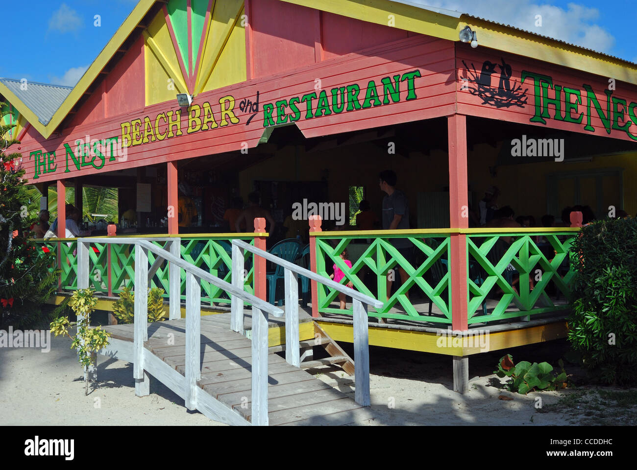El Nido beach bar y restaurante, St. Johns, Antigua, Islas de Sotavento, Caribe, West Indies. Foto de stock