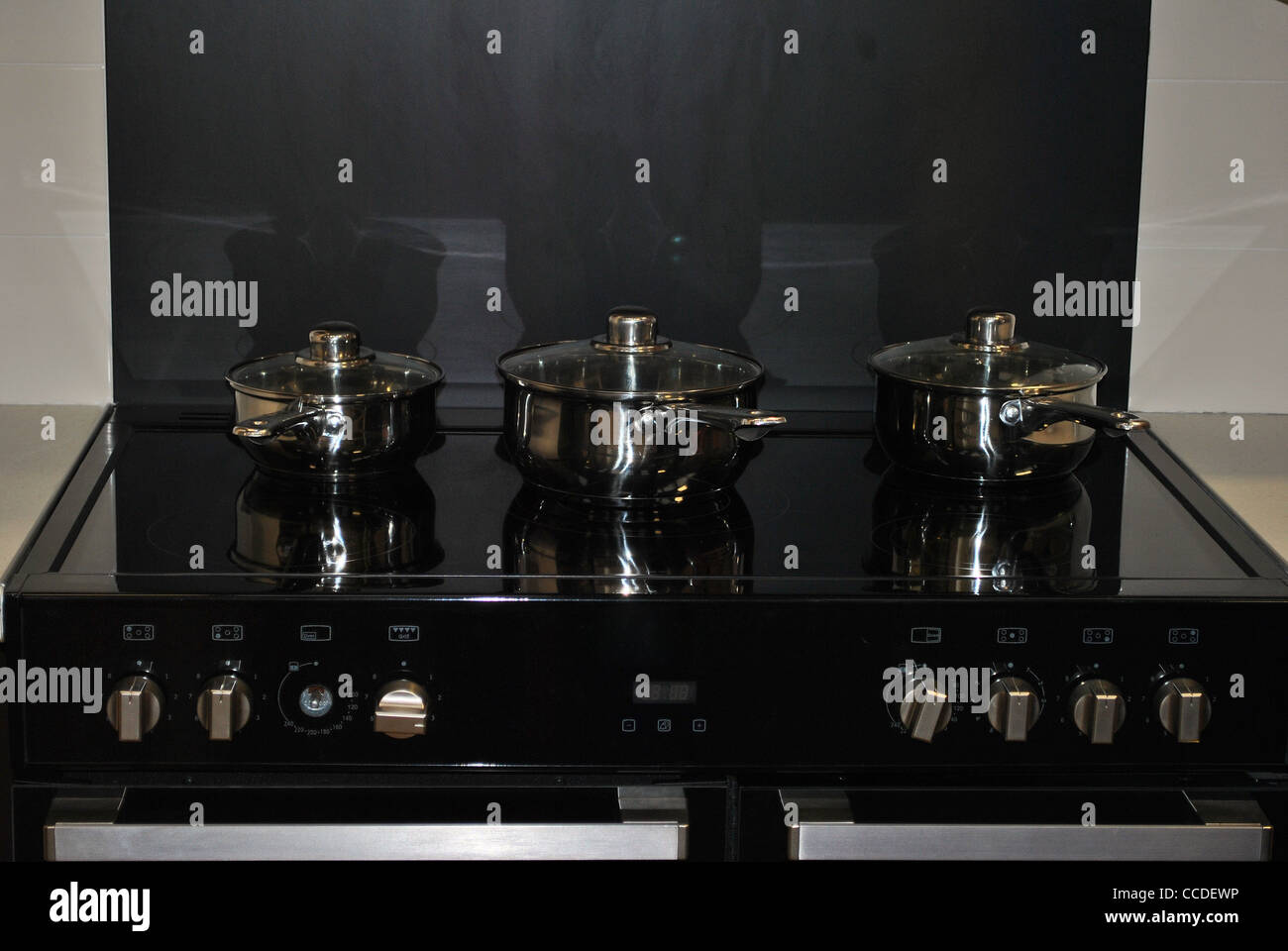 Cocina Elã©ctrica Fotos e Imágenes de stock - Alamy