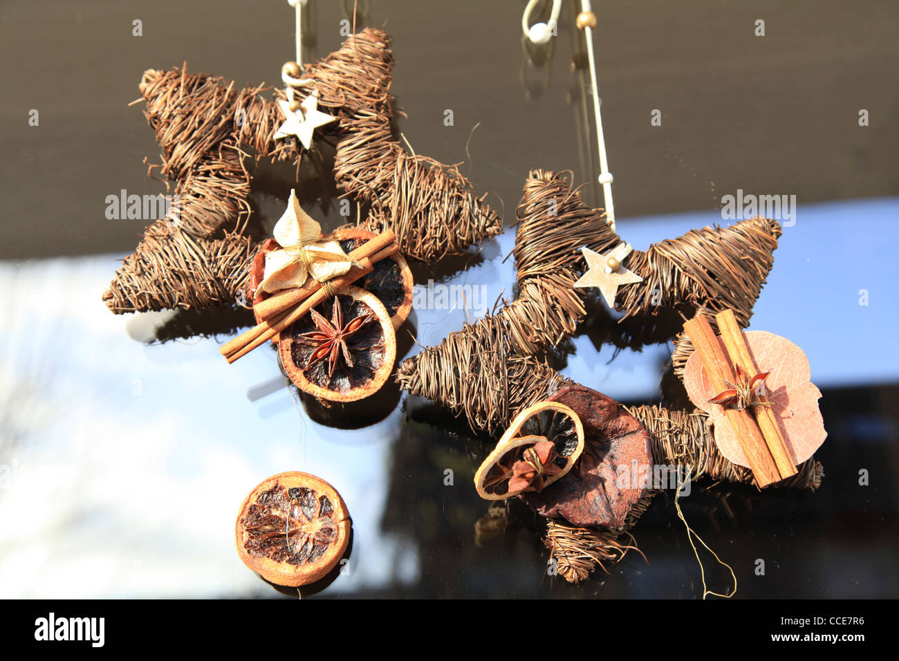 Weihnachtsstern, natürlich, Dekoration, filigran, Braun, Trockenblumen,Sonne, el infierno, Stern, Deko, Türdekoration, Weihnachten Foto de stock