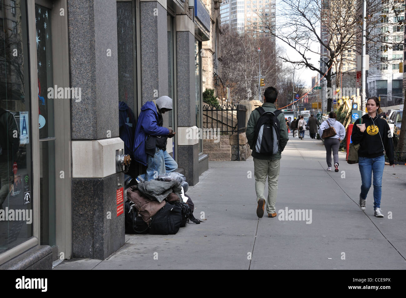 El mendigo sin hogar, la ciudad de Nueva York, EE.UU. Foto de stock