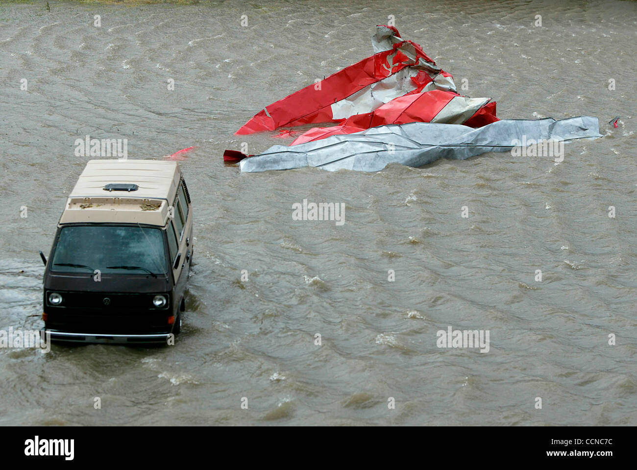 16 Sep, 2004; Pensacola, FL, EEUU; daños de inundación a lo largo de la Pensacola, zona centro causados por el huracán Iván. Foto de stock