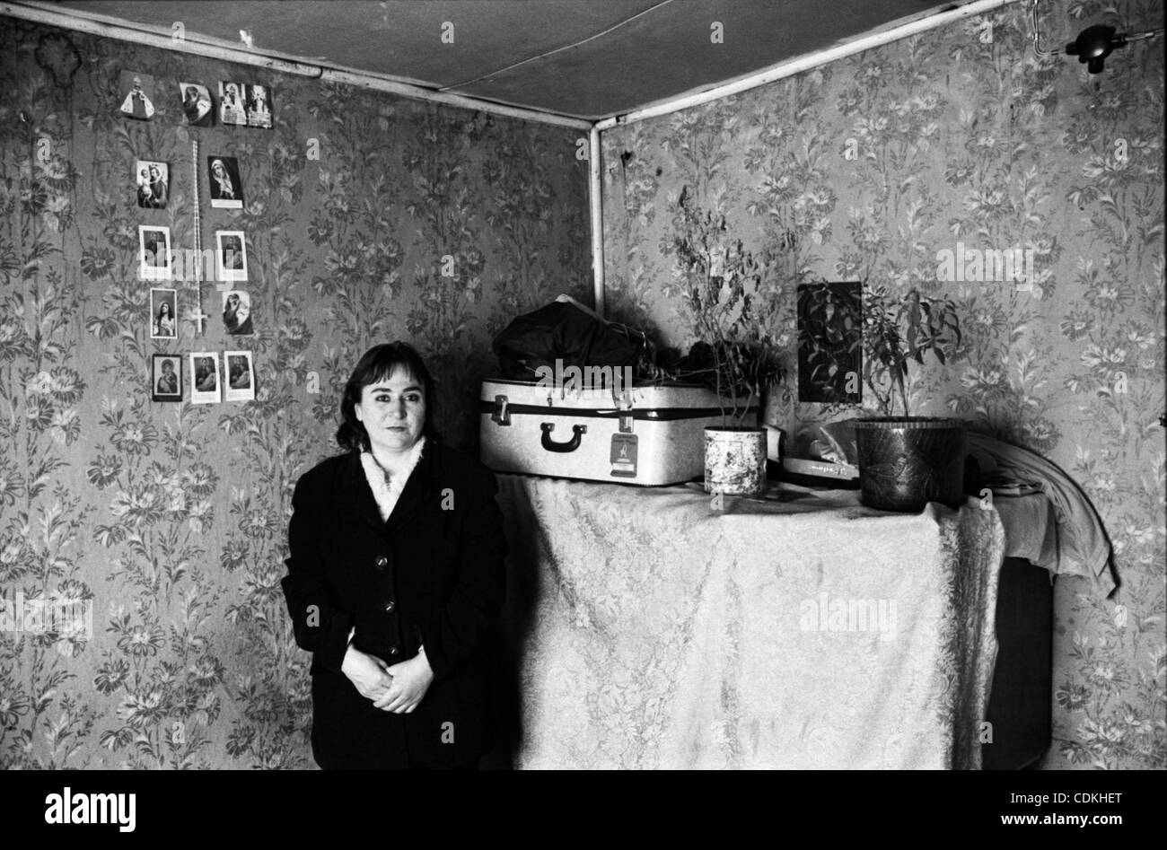 La gente vive en los contenedores, después de 23 años. Asia, Armenia, Gyumri, 06.03.2011: de Gyumri (ex Leninakan) sufridos por el terremoto de diciembre 7, 1988. El epicentro del terremoto fue en la ciudad de Spitak, matando a 25.000 personas. En Gyumri más de 20.000 apartamentos y casas privadas fueron arruinadas y Foto de stock