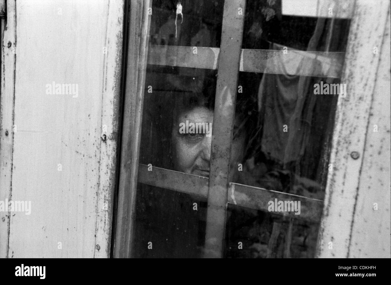 La gente vive en los contenedores, después de 23 años. Asia, Armenia, Gyumri, 06.03.2011: de Gyumri (ex Leninakan) sufridos por el terremoto de diciembre 7, 1988. El epicentro del terremoto fue en la ciudad de Spitak, matando a 25.000 personas. En Gyumri más de 20.000 apartamentos y casas privadas fueron arruinadas y Foto de stock