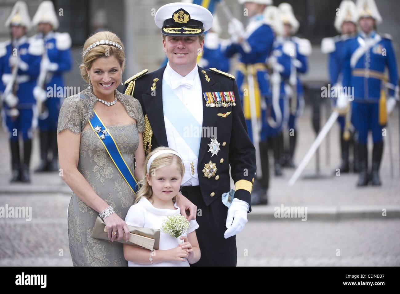 Mayo 17, 2011 - Estocolmo, España - El Príncipe Willem-Alexander y la corona de la Princesa Máxima Zorreguieta y hija asistir a la boda de la Princesa Heredera Victoria de Suecia y Daniel Westling el 19 de junio de 2010 en Estocolmo, Suecia (Crédito de la Imagen: © Jack Abuin/ZUMAPRESS.com) Foto de stock