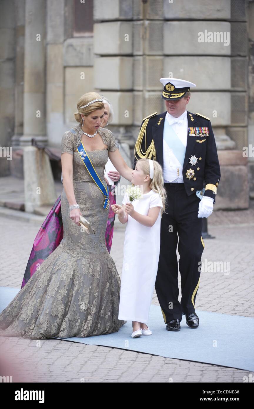 Mayo 17, 2011 - Estocolmo, España - El Príncipe Willem-Alexander y la corona de la Princesa Máxima Zorreguieta y hija asistir a la boda de la Princesa Heredera Victoria de Suecia y Daniel Westling el 19 de junio de 2010 en Estocolmo, Suecia (Crédito de la Imagen: © Jack Abuin/ZUMAPRESS.com) Foto de stock