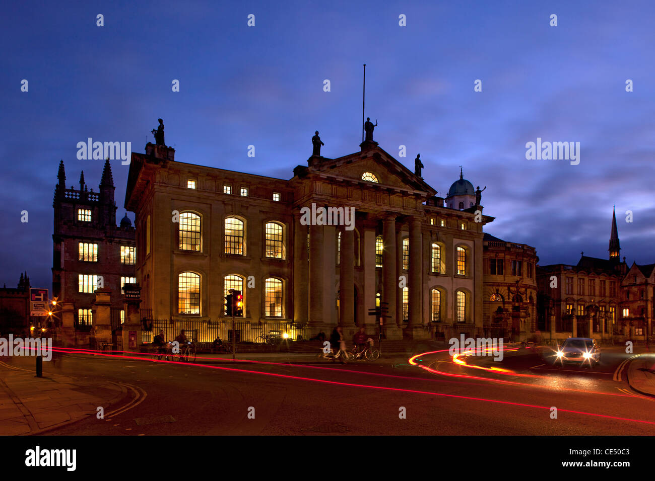 Clarendon edificio de noche, Broad Street, Oxford, Oxforshire, Inglaterra Foto de stock