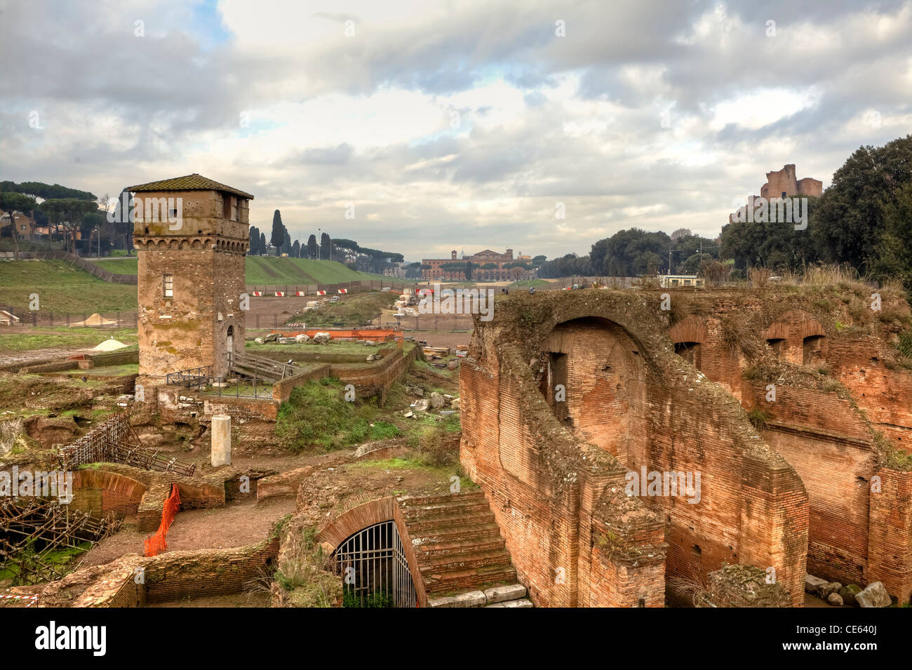 Las excavaciones de la Grada Sur del Circo Máximo en Roma, Lazio, Italia Foto de stock