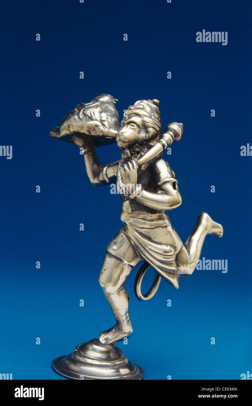 Señor Hanuman ; escultura de plata ; elevación de la colina de Dronagiri con Sanjeevani Boti para Lakshmana ; Ramayana ; India ; Asia Foto de stock
