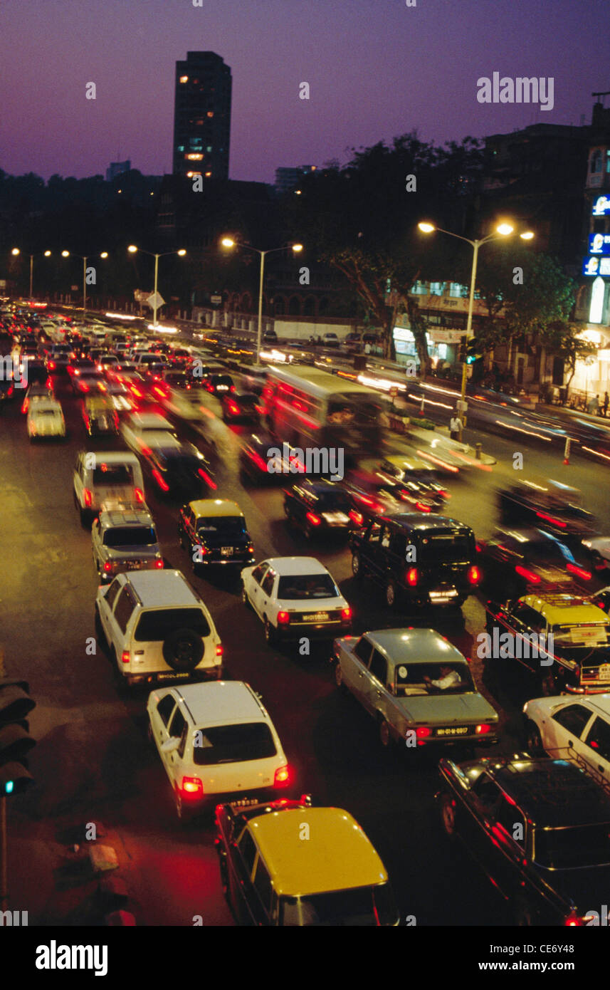 85532 RSC : tráfico en movimiento las luces rojas traseras coches marine drive bombay mumbai, Maharashtra, India Foto de stock