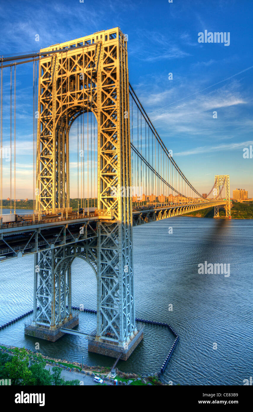 George Washington Bridge spanning el río Hudson desde Nueva York a Nueva Jersey Foto de stock
