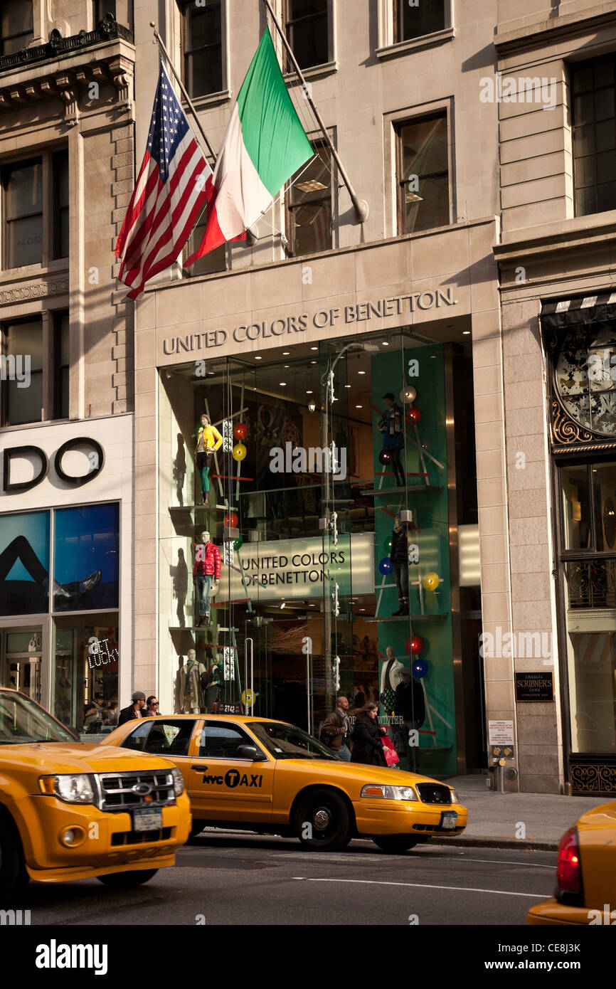 Colores unidos de Benetton tienda 5th Avenue, Nueva York Fotografía de  stock - Alamy