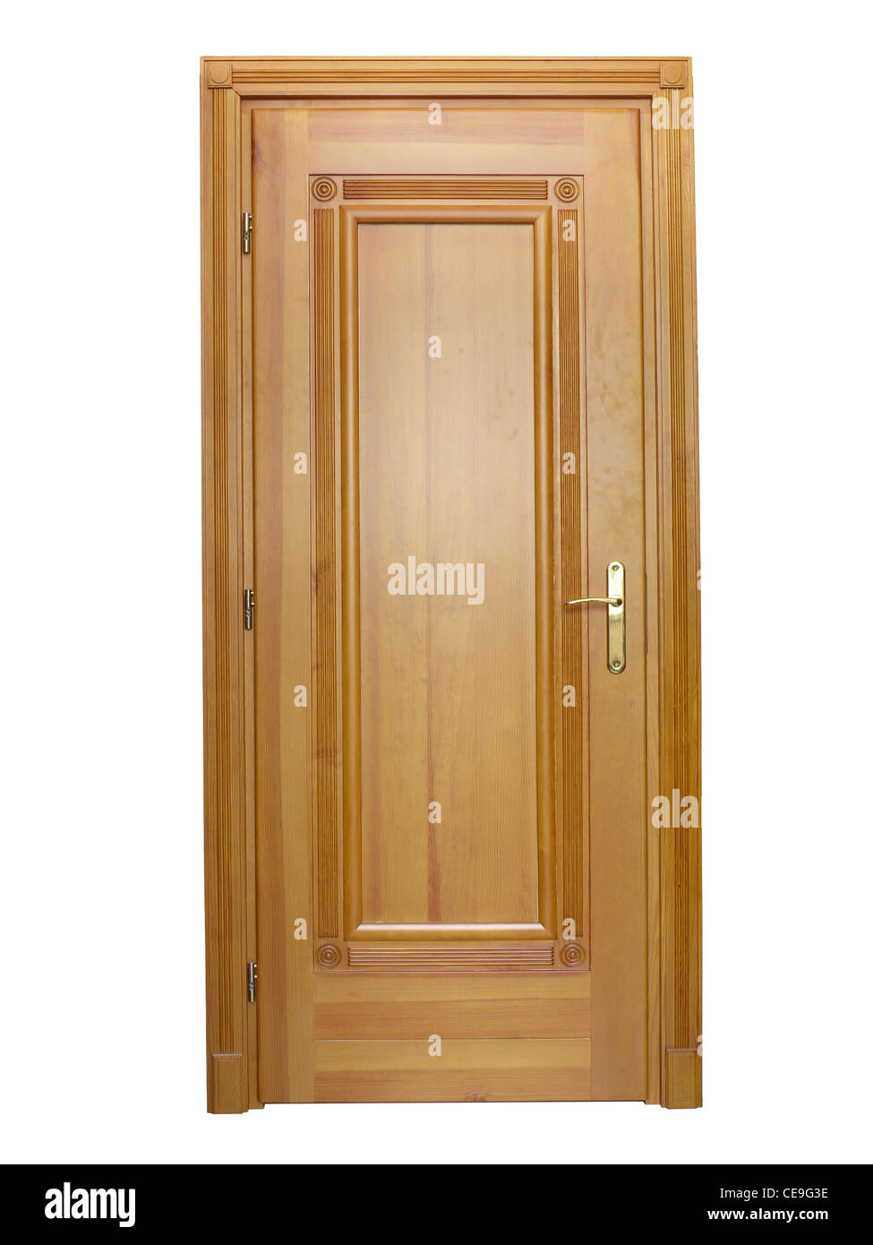 Puerta frontal de madera aislado sobre fondo blanco. Foto de stock