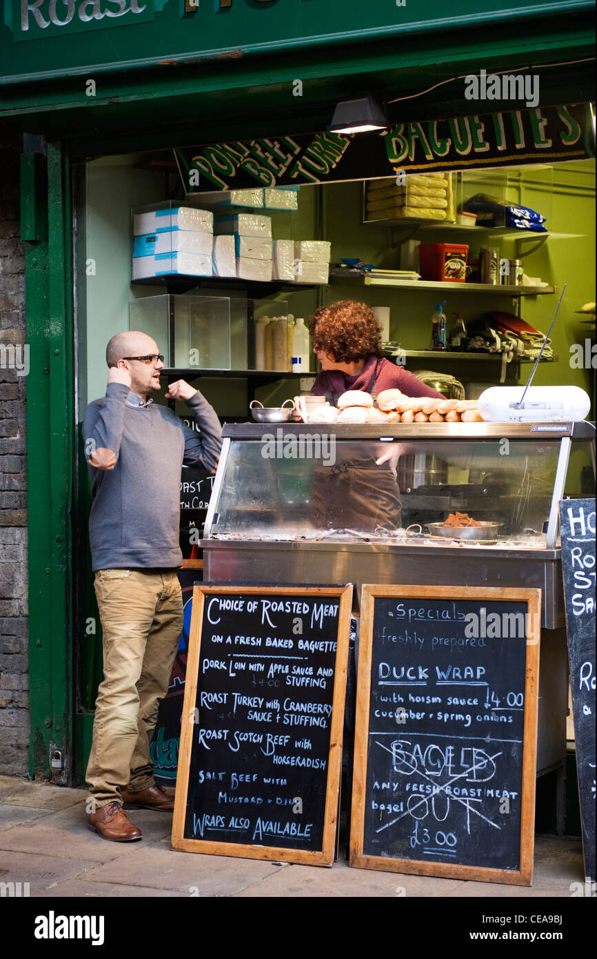 Borough Market Londres asar carne de vacuno de carne salada de cerdo