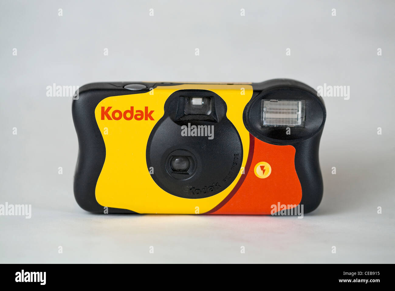 Una Kodak desechable, apuntar y disparar una cámara de 35mm