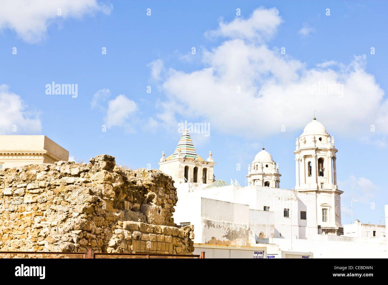 Teatro romano Lucius Cornelius Balbus CenturCadiz 1a España. Cádiz es una de las más antiguas ciudades habitadas continuamente de Europa. Foto de stock