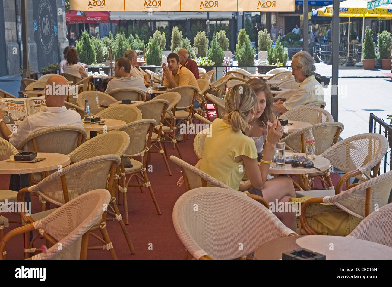 Vendedor ambulante de cafe fotografías e imágenes de alta resolución - Alamy