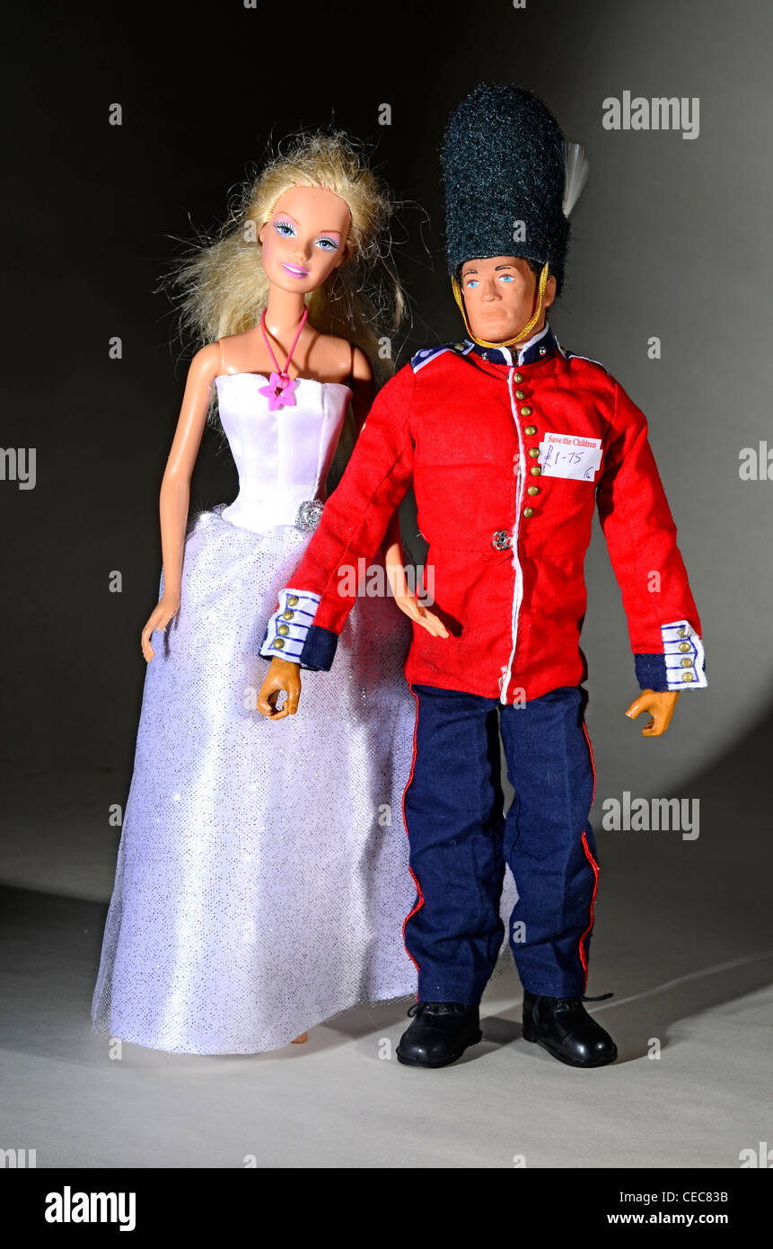 Action man doll and barbie fotografías e imágenes de alta resolución - Alamy