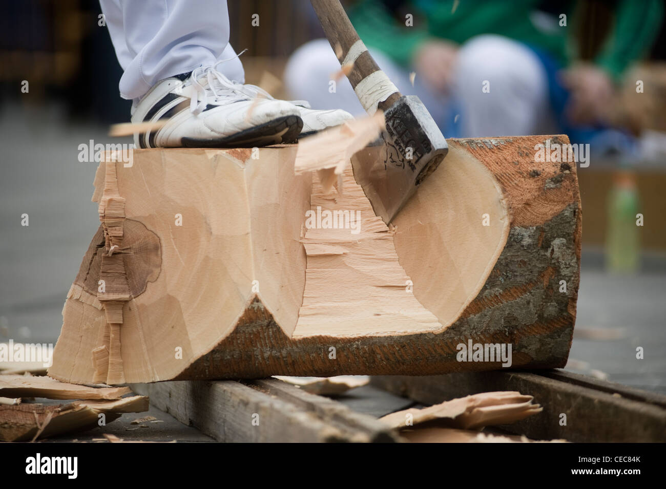 aizkolari cortador de troncos artesania cerámica barro deporte rural vasco  herri kirolak