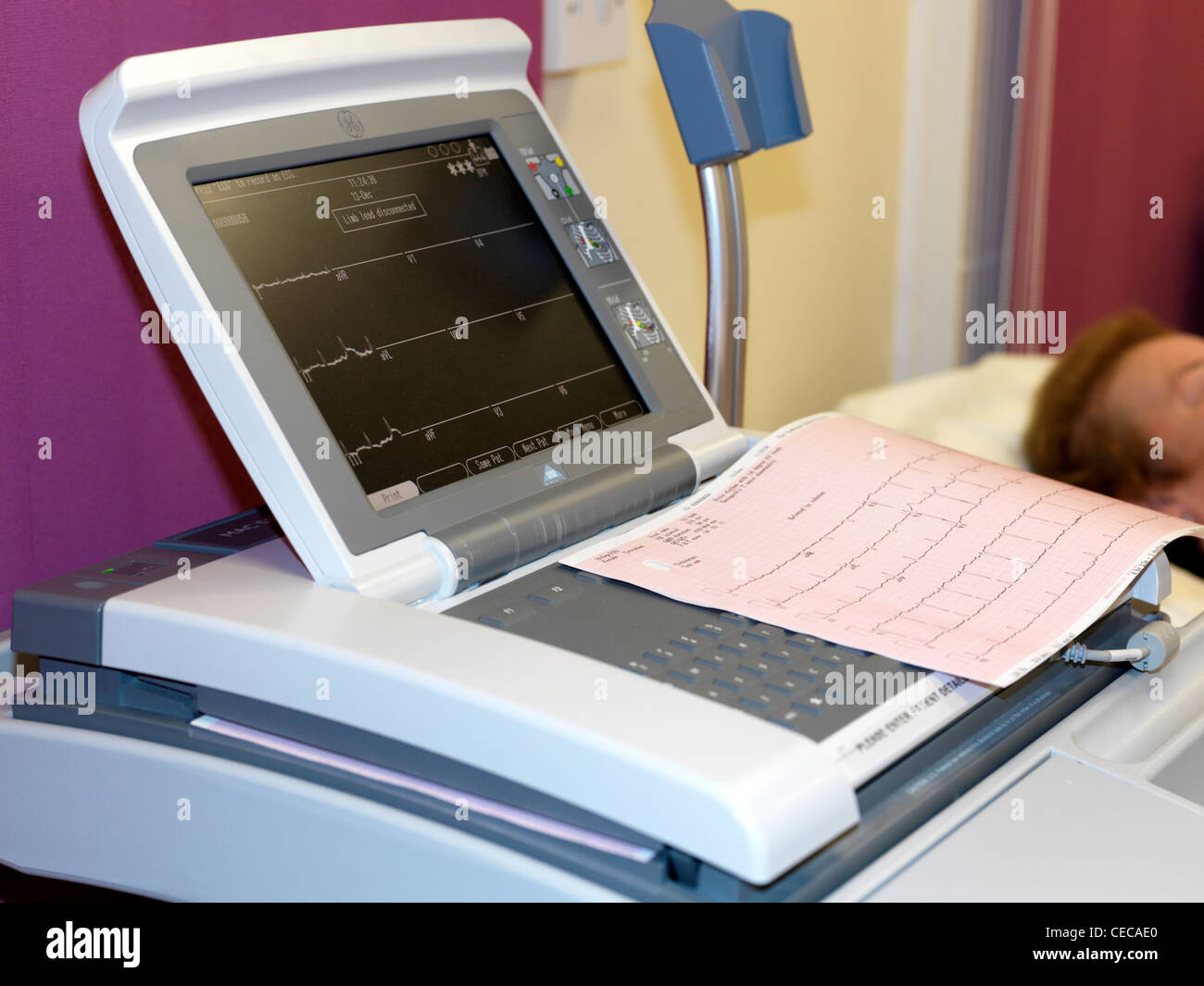 Proverbio Jadeo profundamente Máquina de electrocardiograma fotografías e imágenes de alta resolución -  Alamy