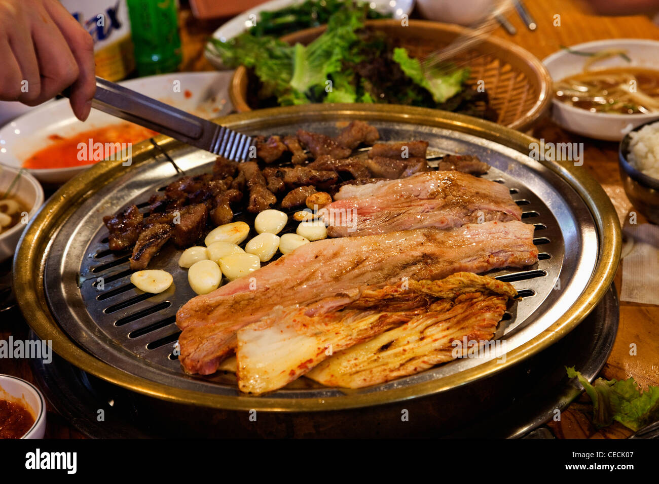 Barbacoa coreana en el restaurante coreano. Seúl, Corea Fotografía de stock  - Alamy