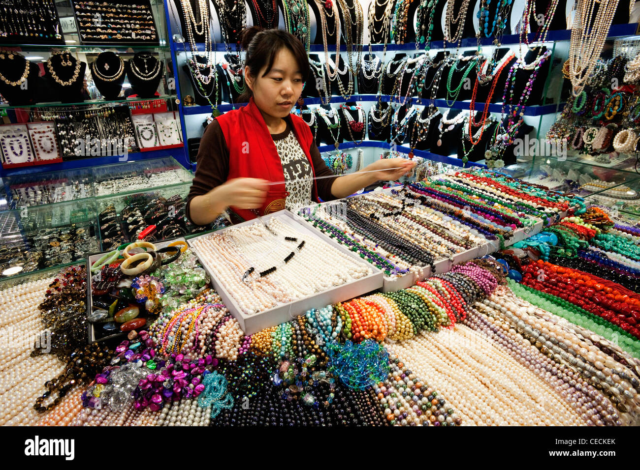 China,Beijing,Hong Qiao PERLA PERLA Mercado,Shop Fotografía de stock - Alamy