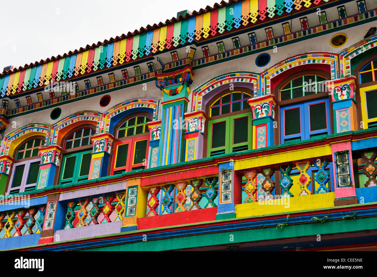 Tan colorida Teng Niah edificio patrimonial en Little India, Singapur. Foto de stock