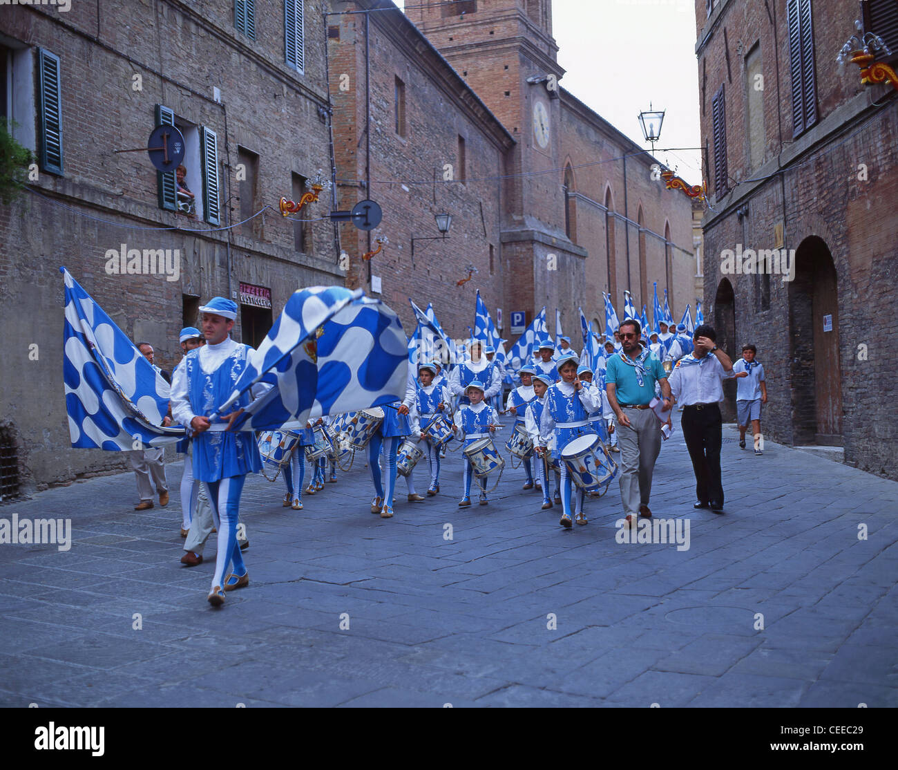 Marching Band en el festival de Palio di Siena, Siena (Siena), provincia de Siena, la Región de Toscana, Italia Foto de stock