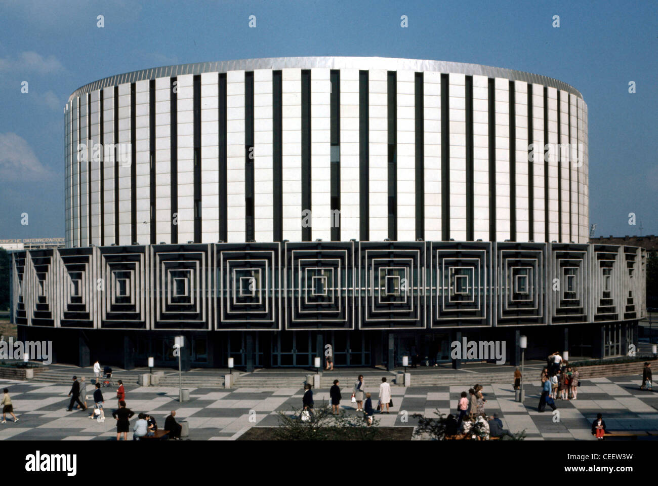 Dresde 1973: el cine en la calle de Praga. Foto de stock