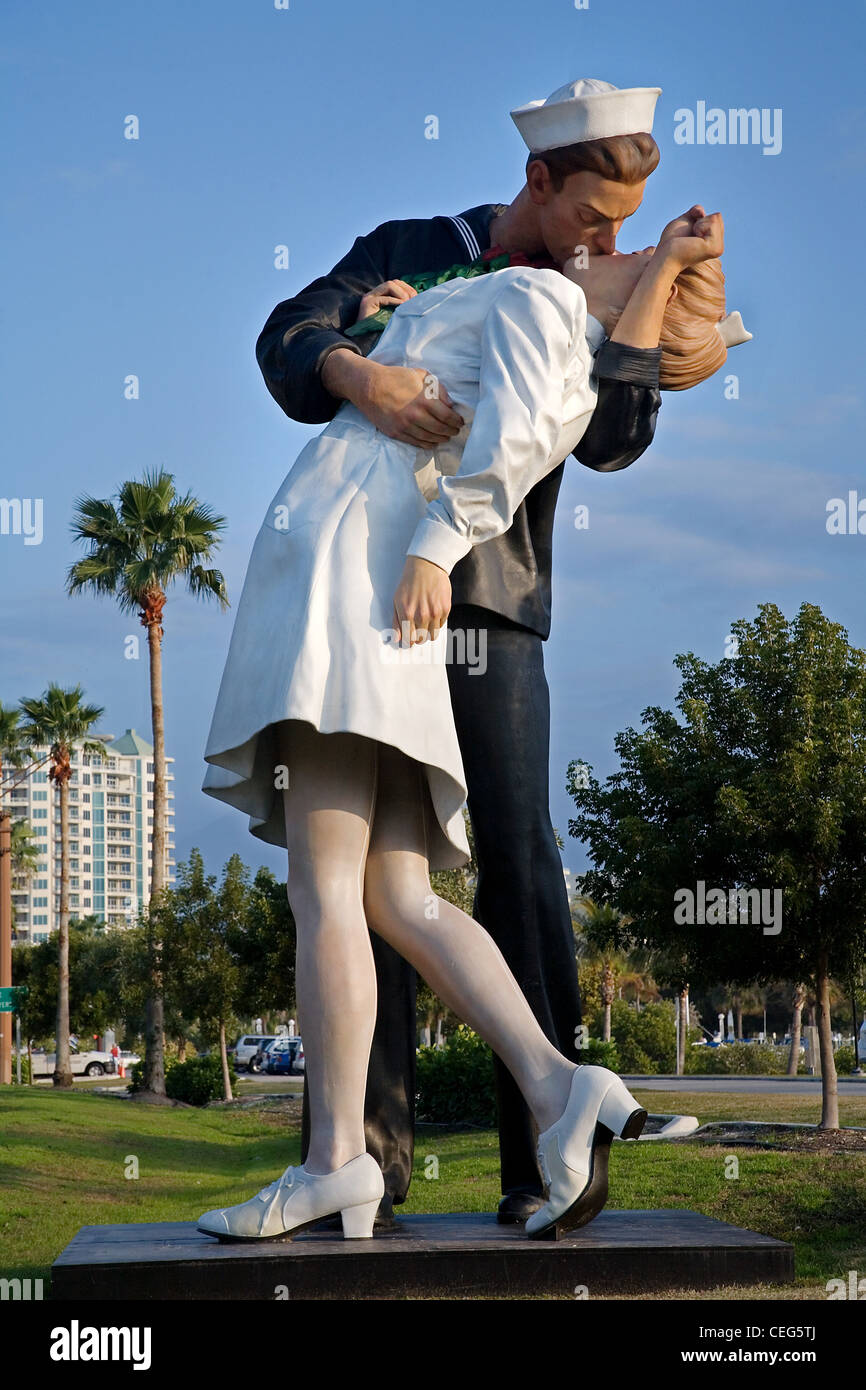 Nos marinero enfermera beso fotografías e imágenes de alta resolución Alamy