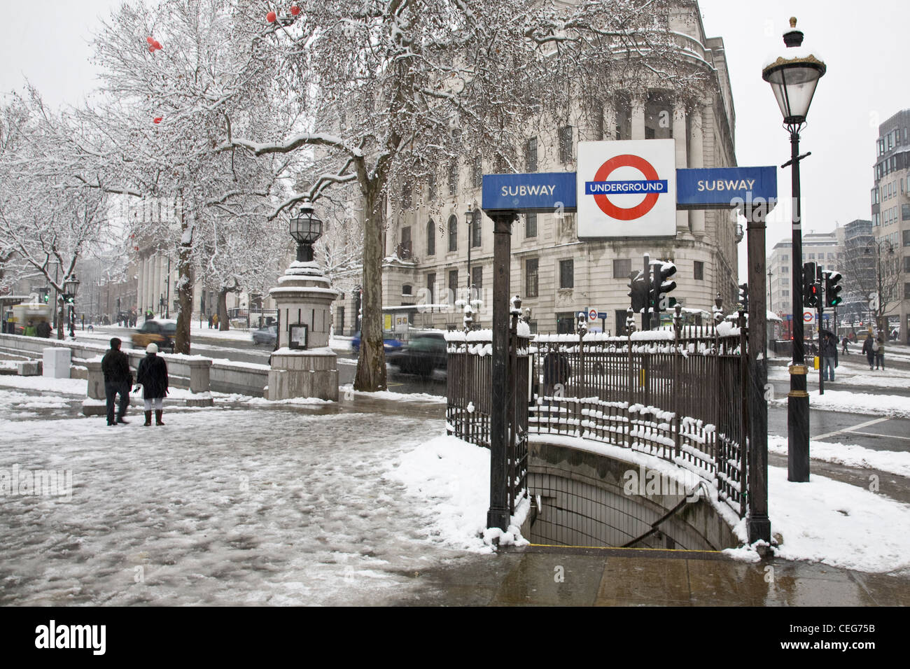 Metro de Londres en la nieve. Foto de stock