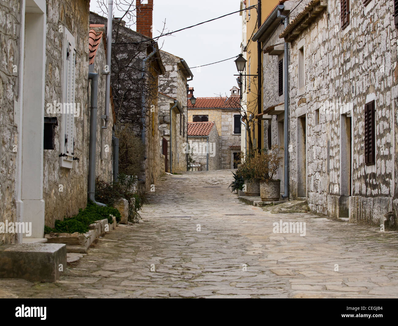 Antigua ciudad de Vrsar, Istria, con casas de piedra Foto de stock