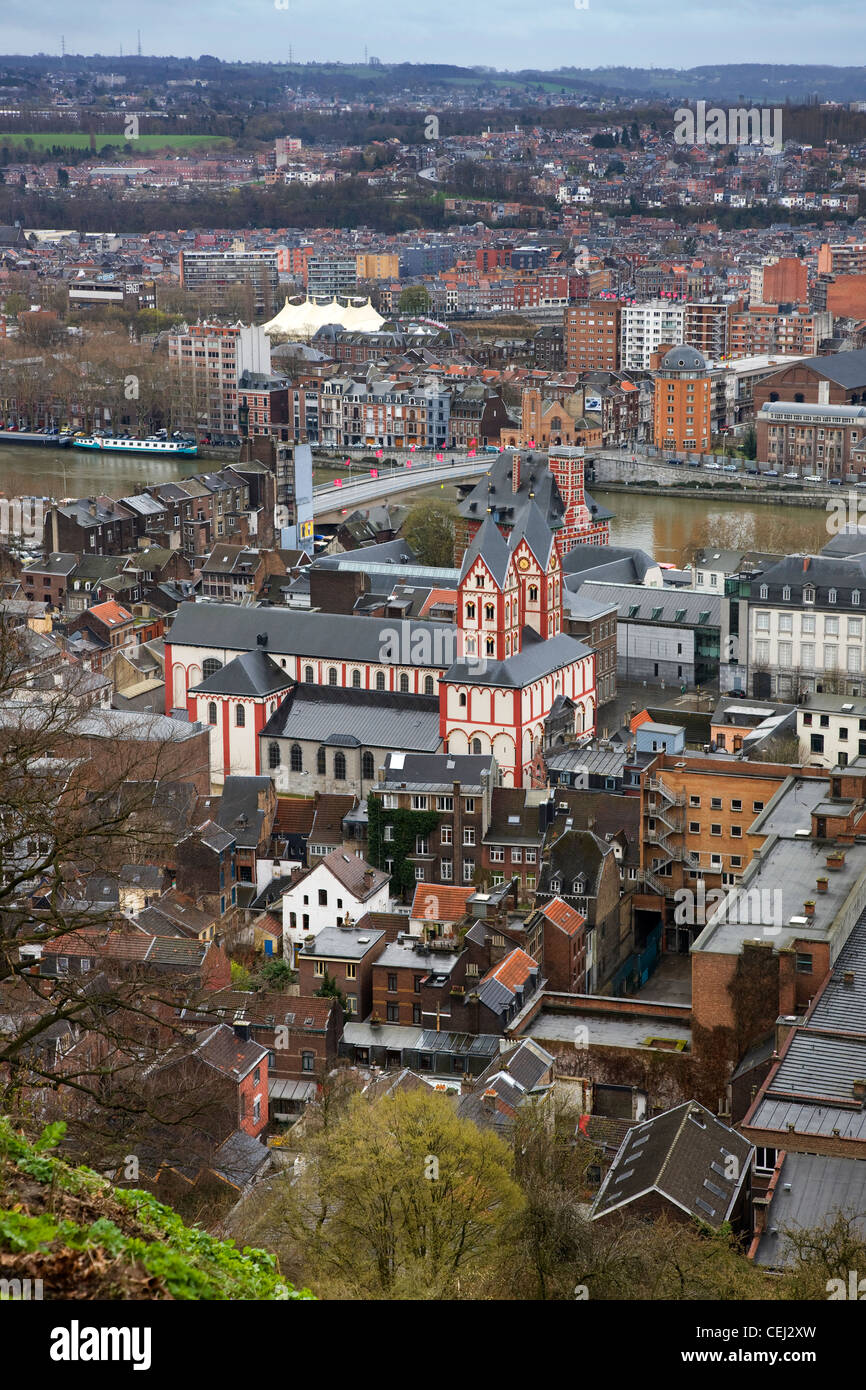 Vistas de la ciudad de Lieja y la iglesia de San Bartolomé, Bélgica Foto de stock