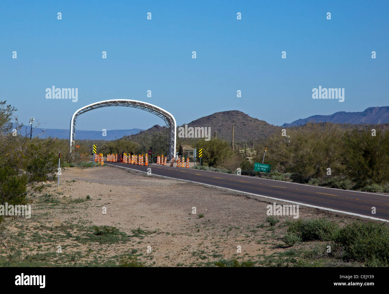 'Inmigración' de la patrulla fronteriza checkpoint desierto Foto de stock
