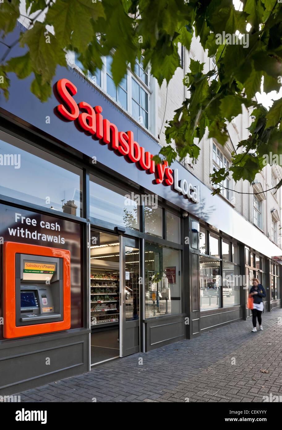 Entrada de la tienda de sainsburys fotografías e imágenes de alta