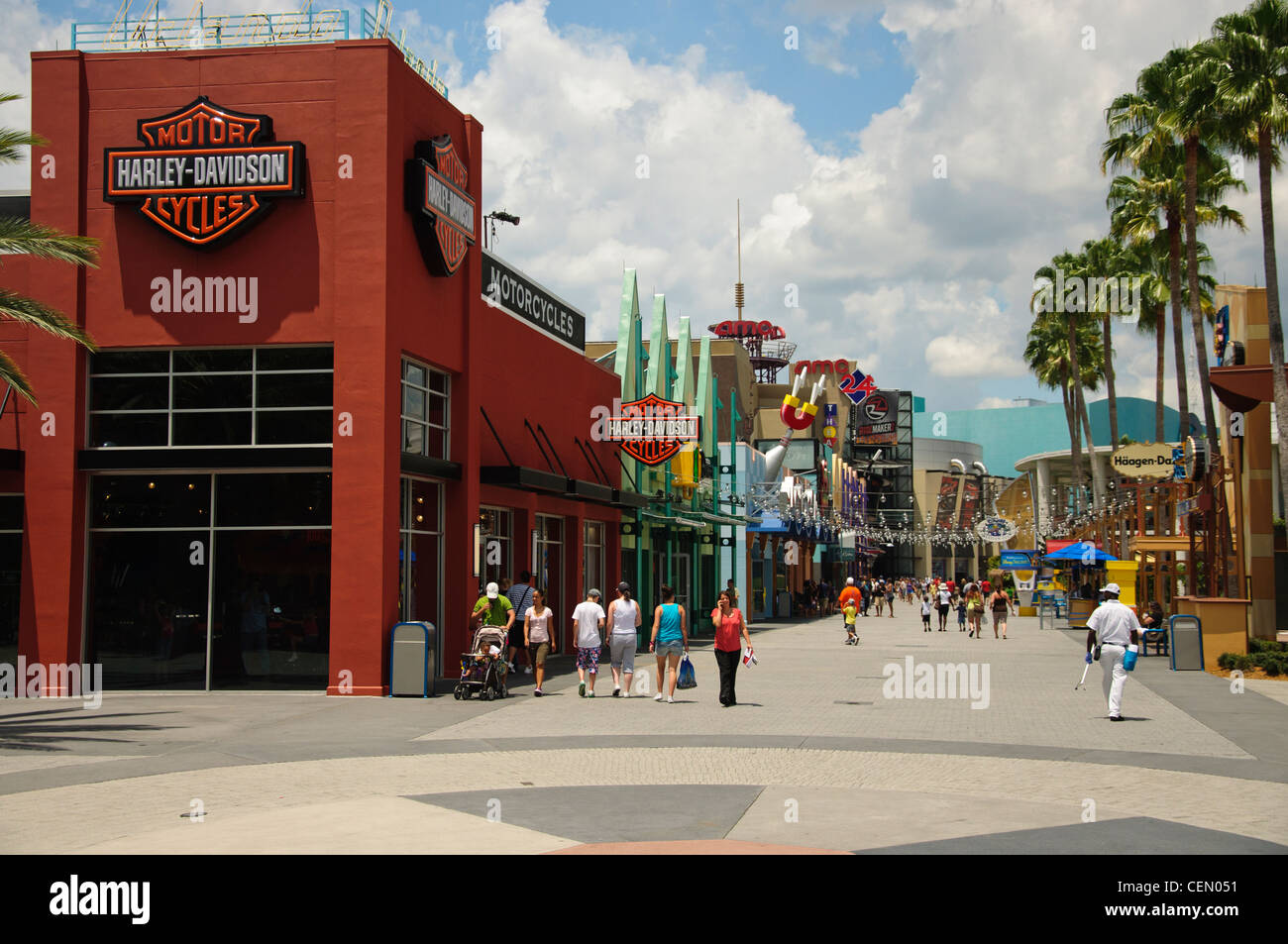 Los parques de Walt Disney World Resort, Downtown Disney, vista de la calle Harley Davidson shop Foto de stock