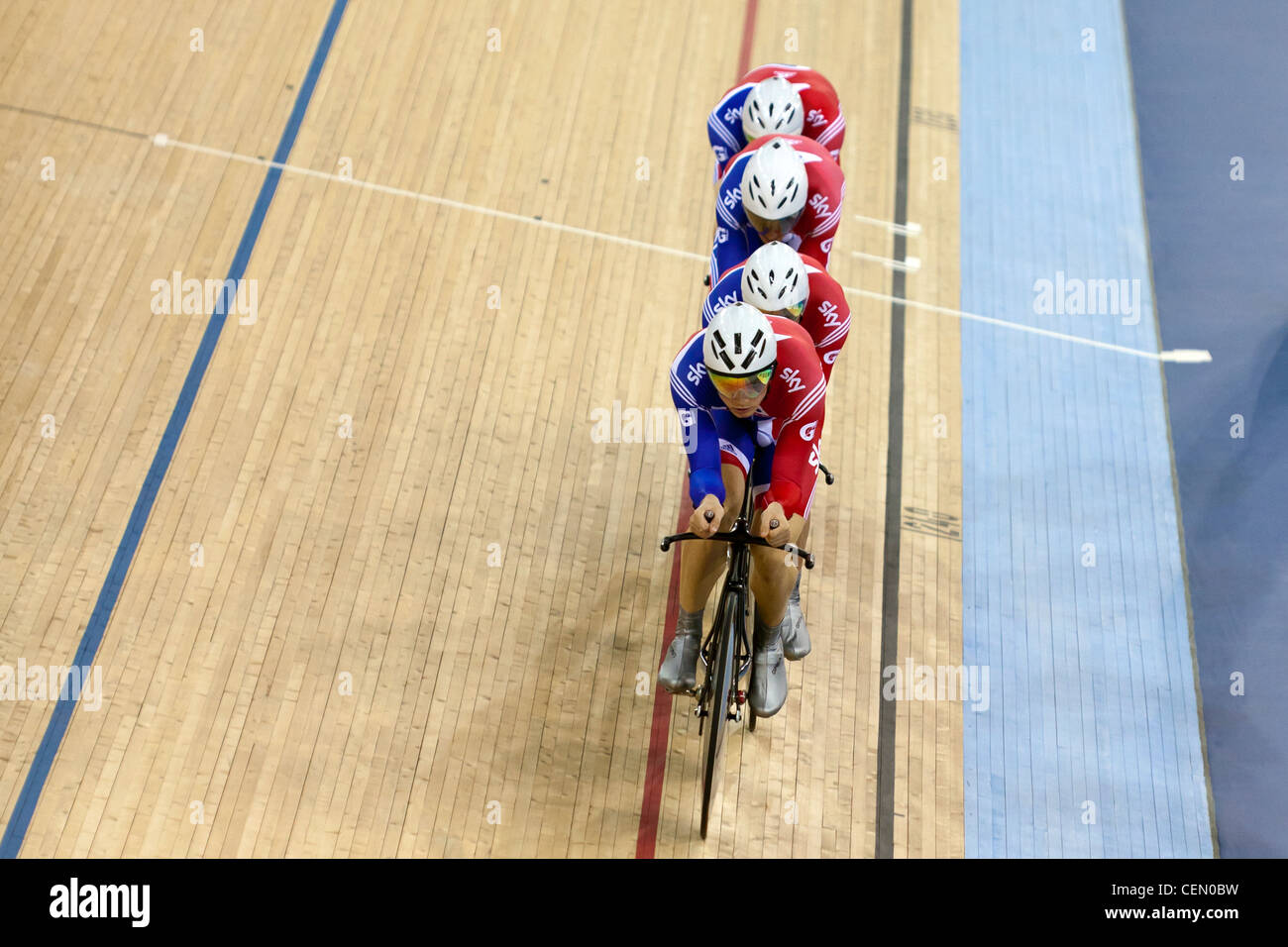 Gran Bretaña el equipo masculino de persecución ciclismo en pista UCI World Cup 2012 forma parte de la serie de Londres se prepara para los Olímpicos del 2012 Foto de stock