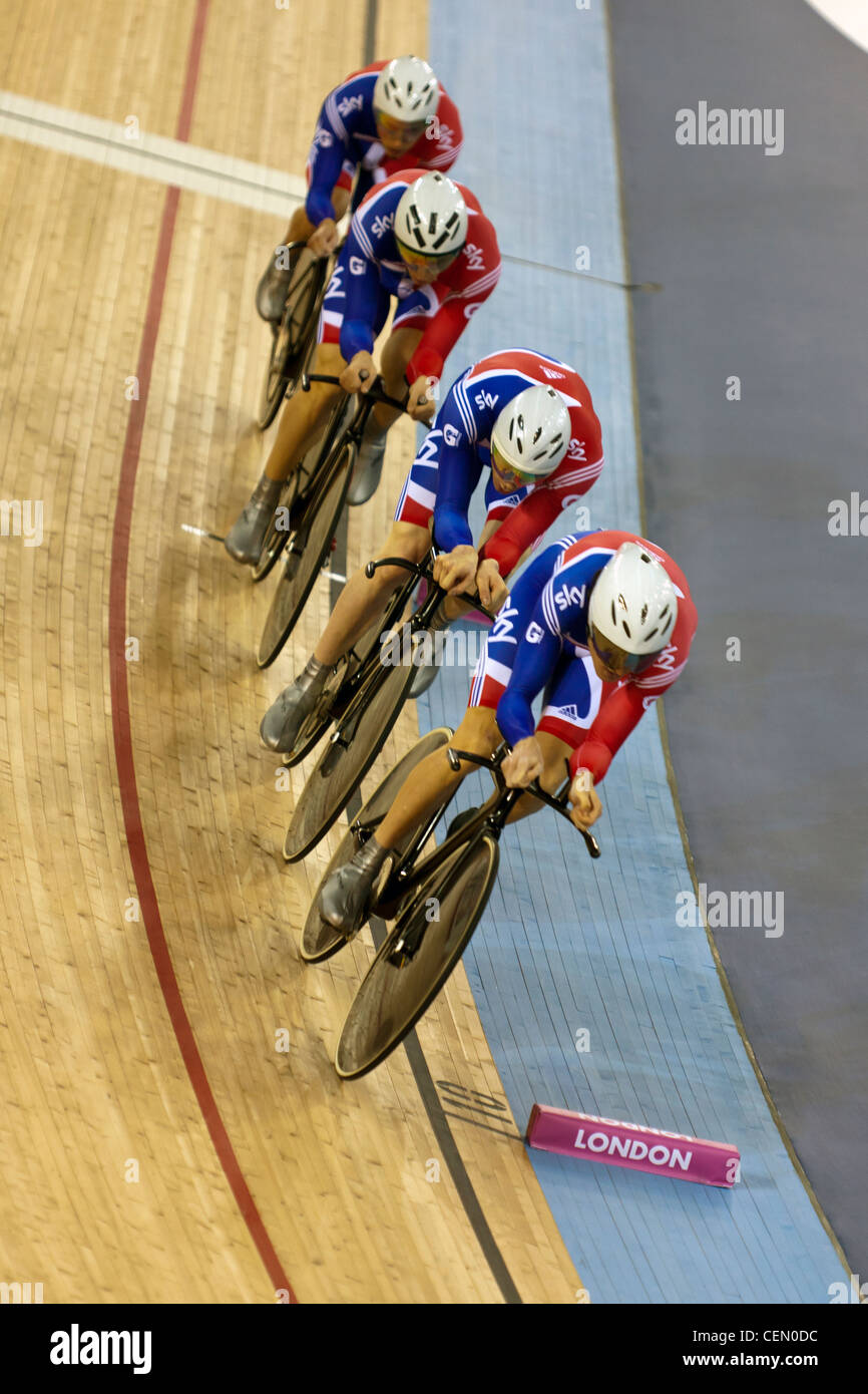 Gran Bretaña el equipo masculino de persecución ciclismo en pista UCI World Cup 2012 forma parte de la serie de Londres se prepara para los Olímpicos del 2012 Foto de stock