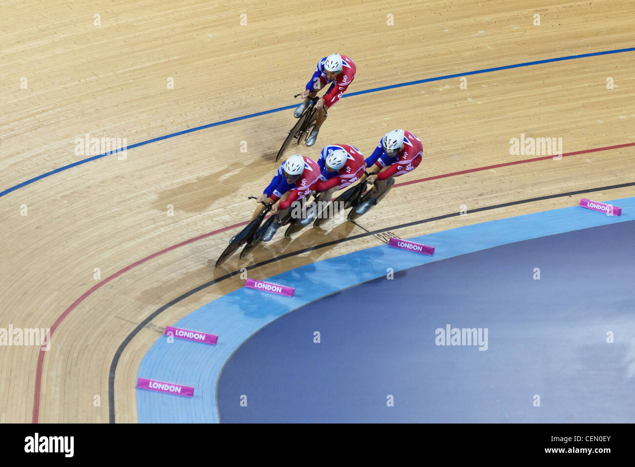 Gran Bretaña el equipo masculino de persecución ciclismo en pista UCI World Cup 2012 forma parte de la serie de Londres se prepara para los Olímpicos del 2012 Foto de stock