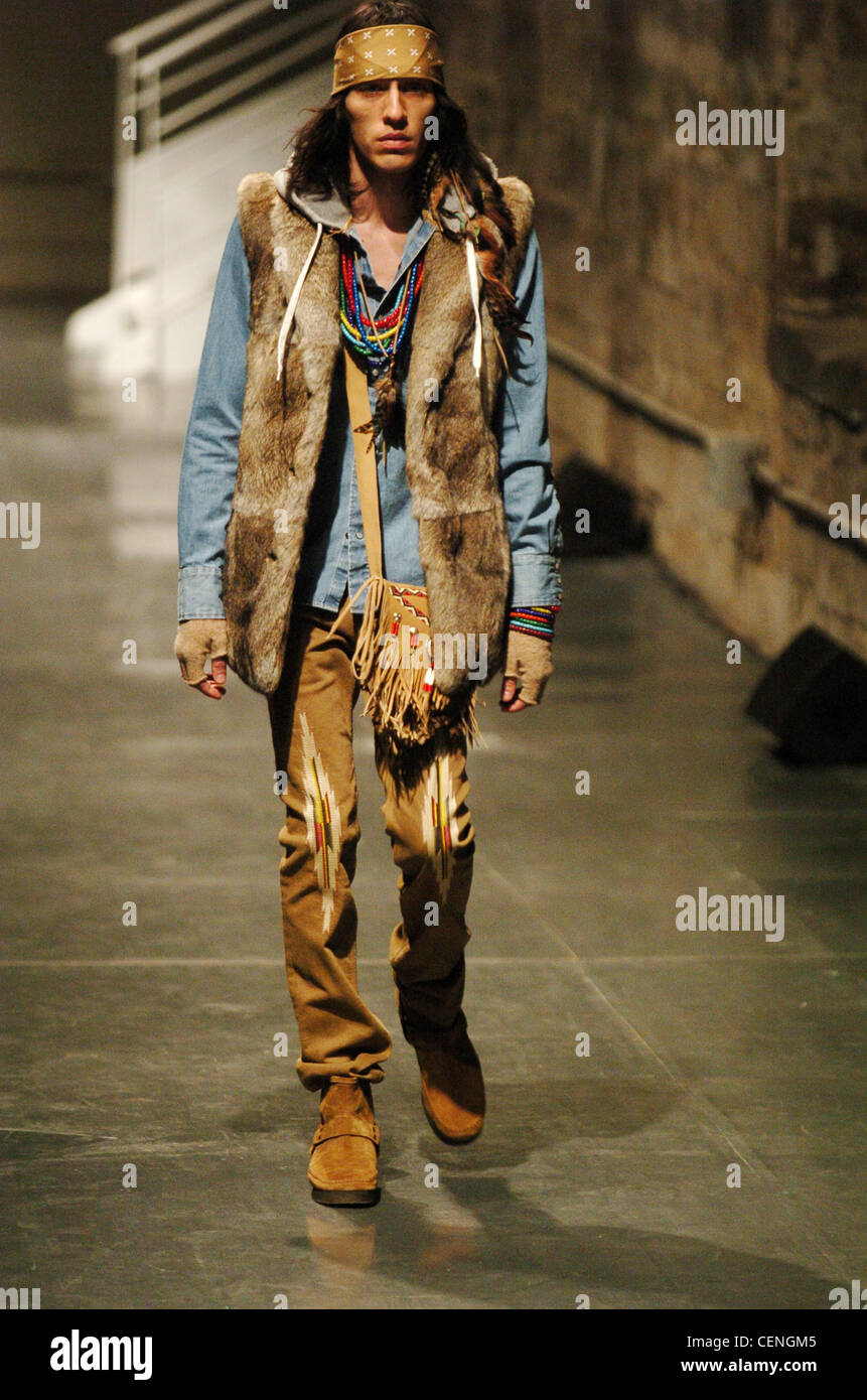 Número nueve de listo para ponerse ropa de hombre Otoño Invierno moda hippie Fotografía de stock - Alamy