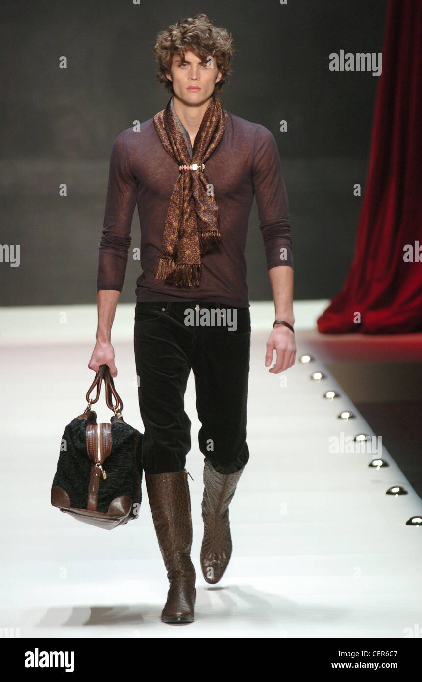 Louis Vuitton París listo para ponerse ropa de hombre Otoño Invierno  Elegante casual Ropa Fotografía de stock - Alamy