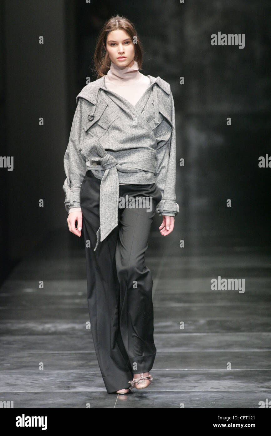 Pantalones Con Bolsillos Laterales Fotos e Imágenes de stock - Alamy
