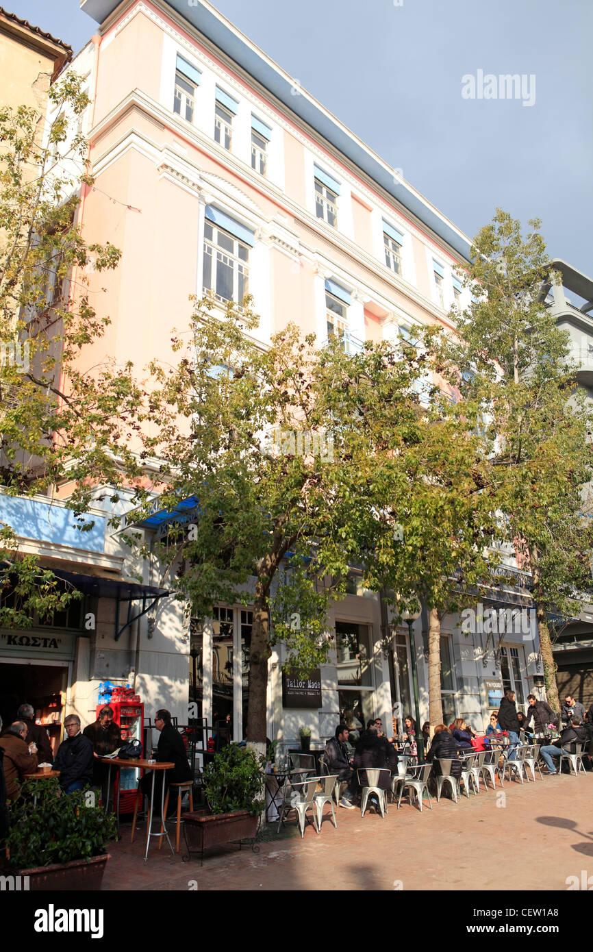 Grecia Atenas plaza Monastiraki agias eirinis kosta kebab shop y bar throubi Foto de stock