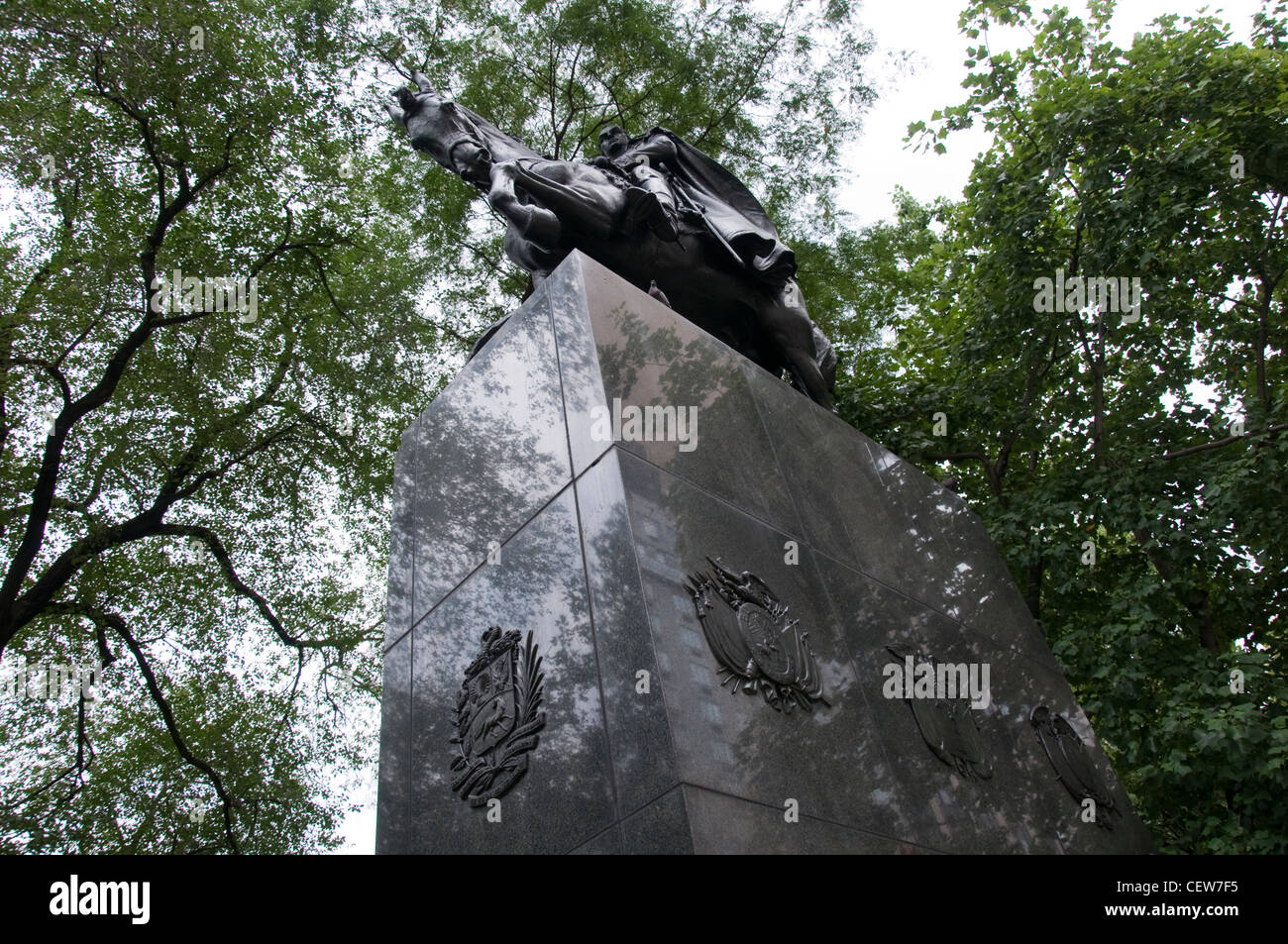 Estatua de Simón Bolívar en el Parque Central de la ciudad de Nueva