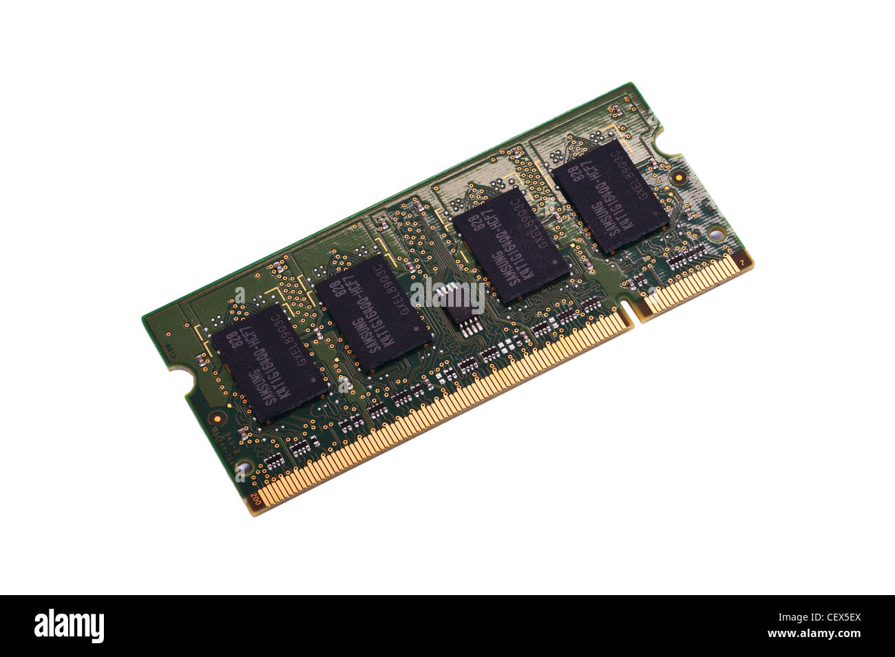 La memoria RAM (memoria de acceso aleatorio ) chip del módulo sobre un fondo blanco. Foto de stock