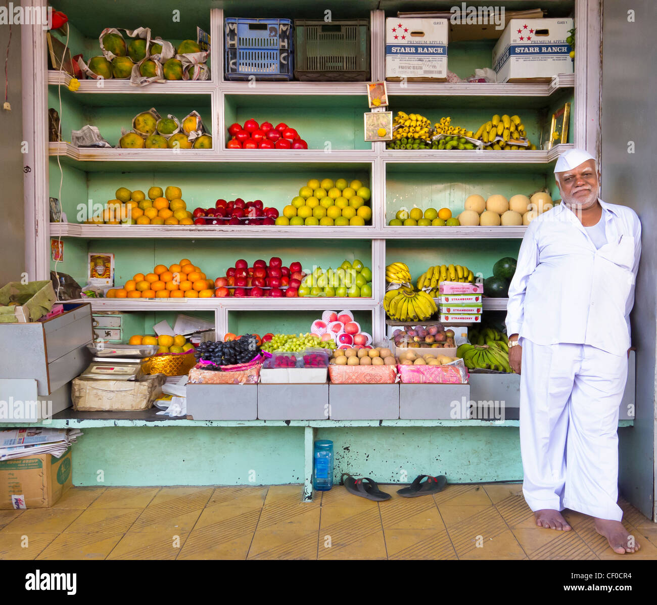 Fruit Shop Mumbai India Imagenes De Stock Fruit Shop Mumbai