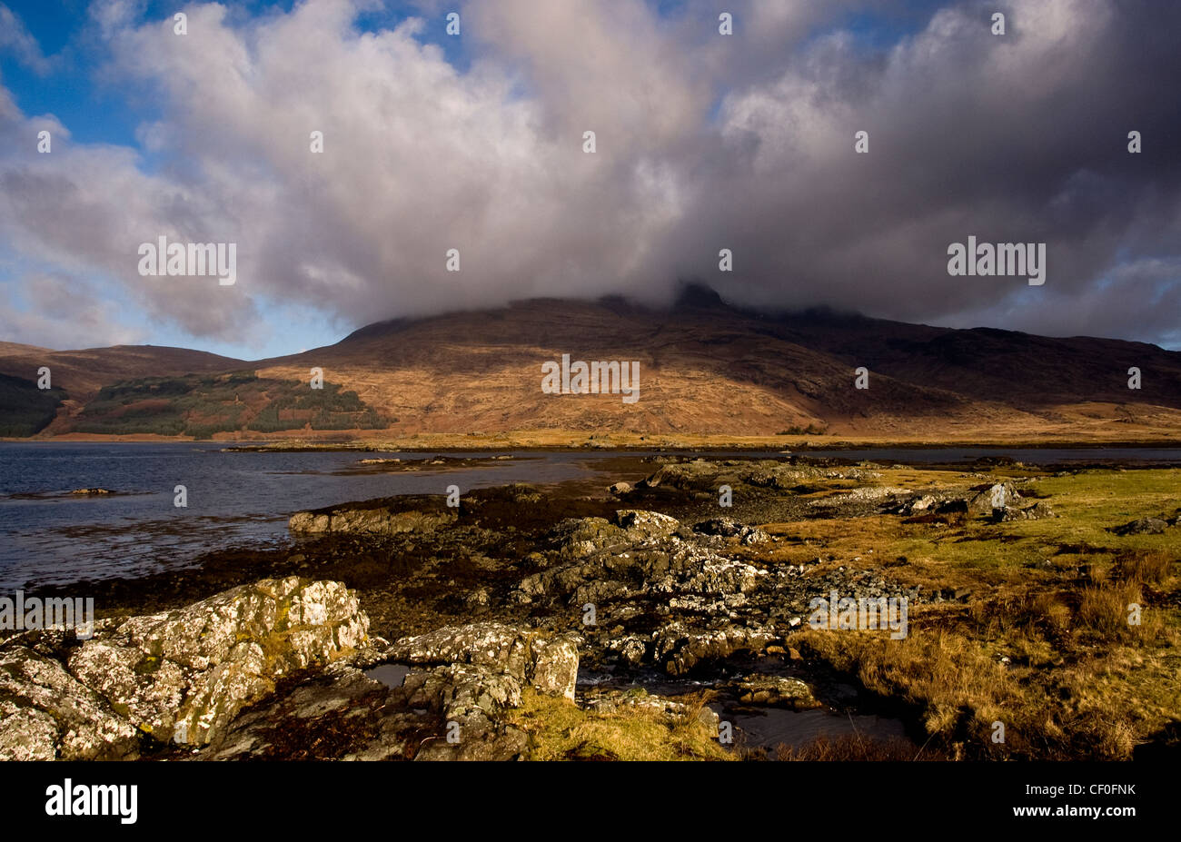 Un paisaje de loch scridain Isle Of Mull, frente a la costa oeste de Escocia. Foto de stock