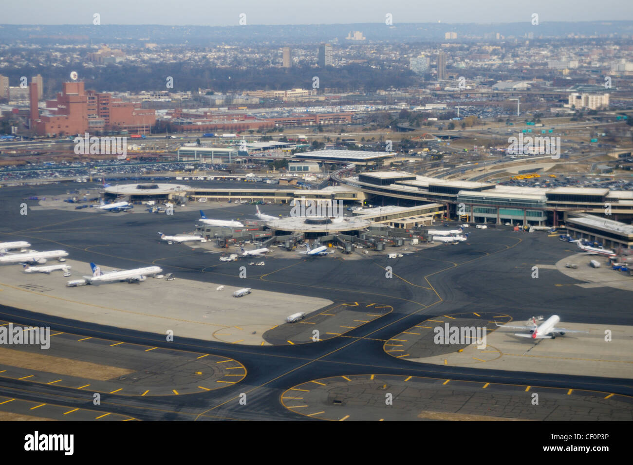 El Aeropuerto Internacional Liberty de Newark, Nueva Jersey - desde el aire Foto de stock